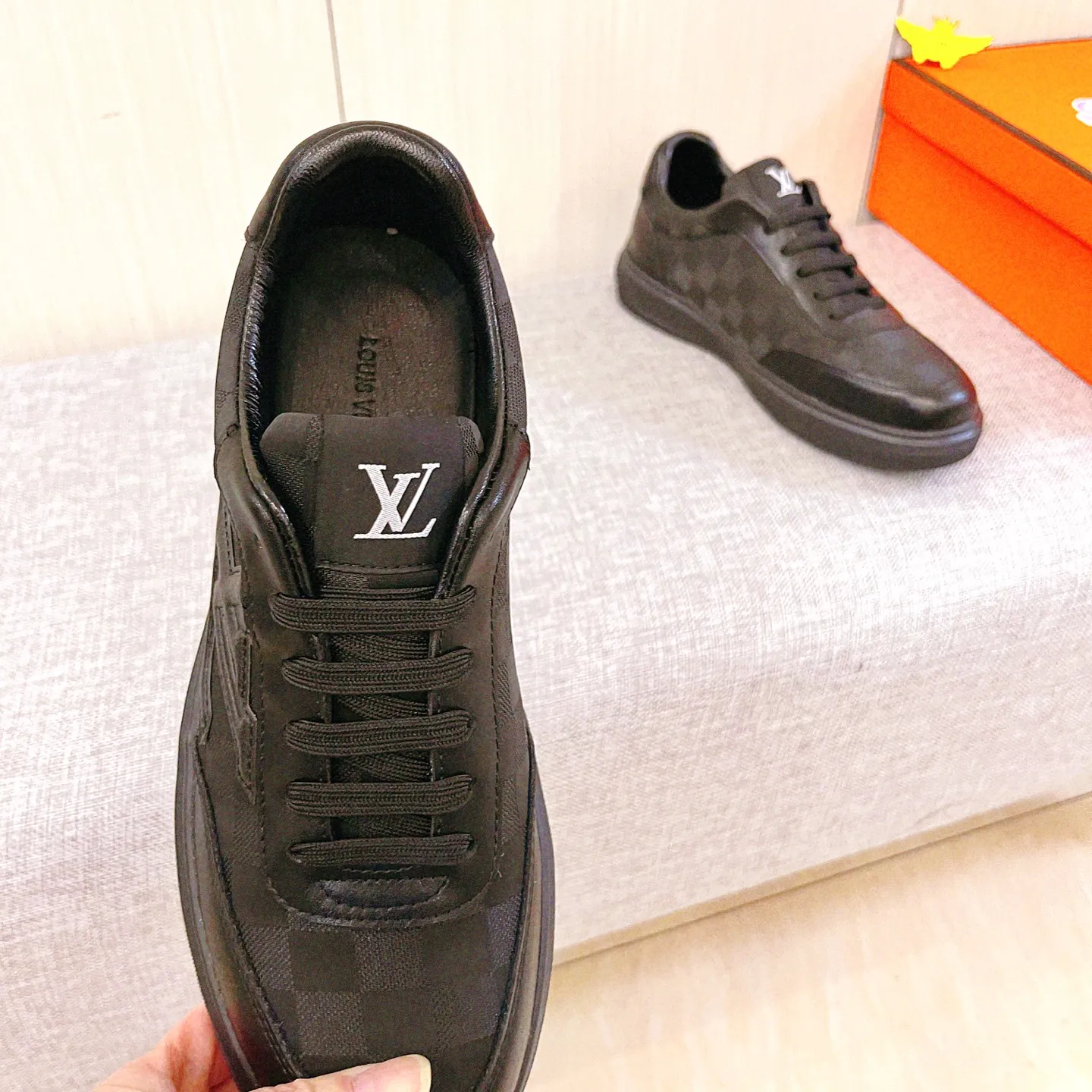 Men's Men's Shoes Men's Shoes💰 420 Men's Men's Shoes💰[LV]🔥Louis Vuitton Men's high-end brand official website 1:1 Latest masterpiece: The upper is made of Italian imported first-layer cowhide with a comfortable and breathable lining➕Original non-slip and wear-resistant outsole🔥, making walking more convenient and comfortable! An exclusive new model, a stunning work, a beautiful 1:1 replica [color] compared to the official quality! Create a fashionable personality to set off your uniqueness! A must-have for trendy men! Classic🔥Size: 38-44 Color: 🔥Multiple colors available🔥.